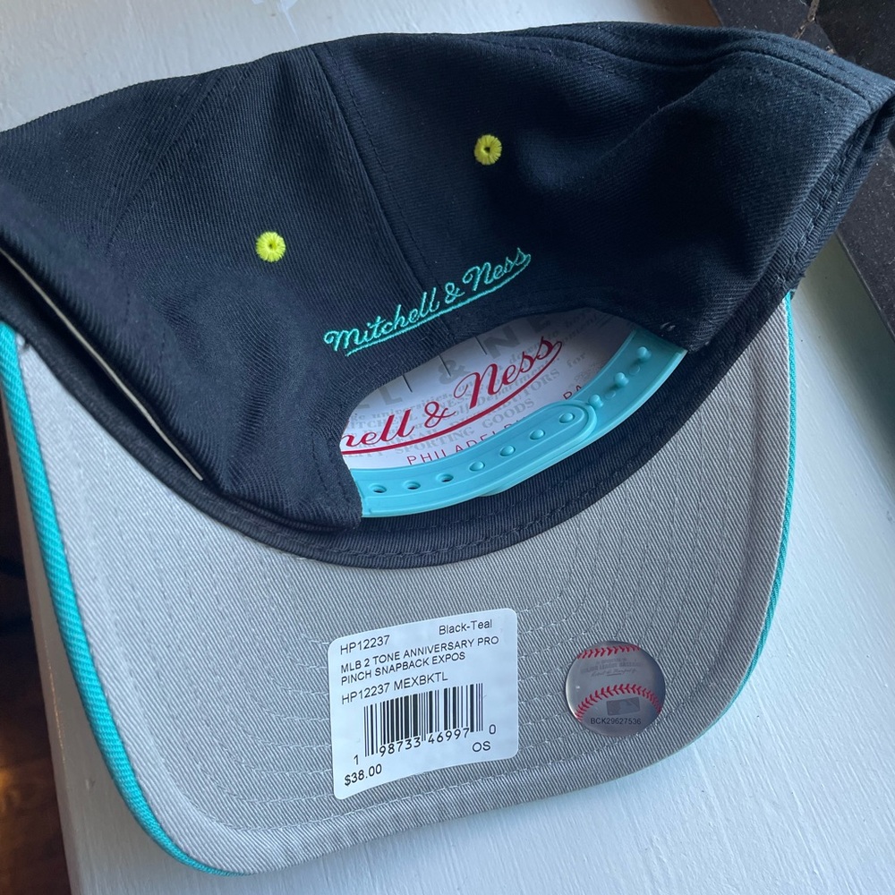 Mitchell and Ness MLB Montreal Expos SnapBack. Brand new with tags